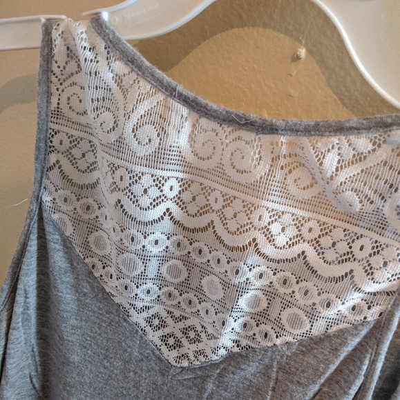 Threads Studio Ready To Roadtrip Tank w/Open Sides - Picture 3 of 6